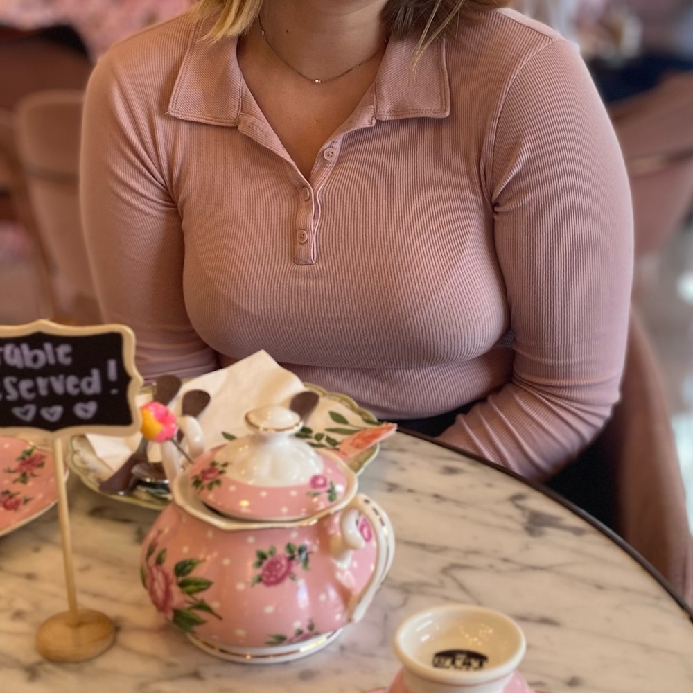 Hollister pink crop